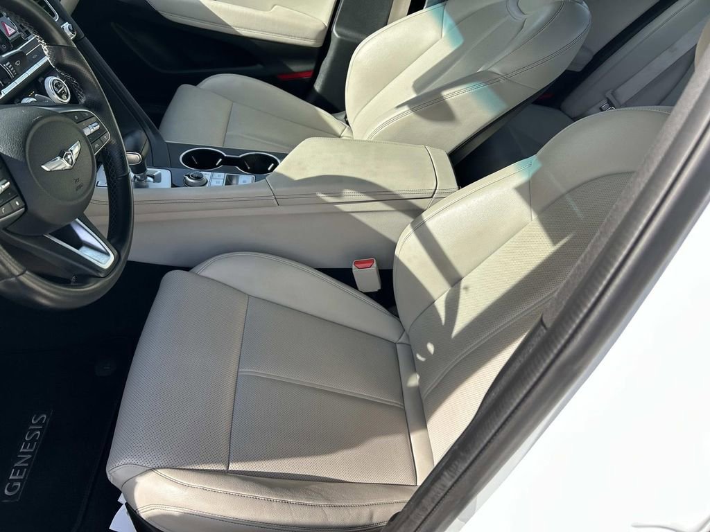 Used 2022 Genesis G70 2.0T image 14