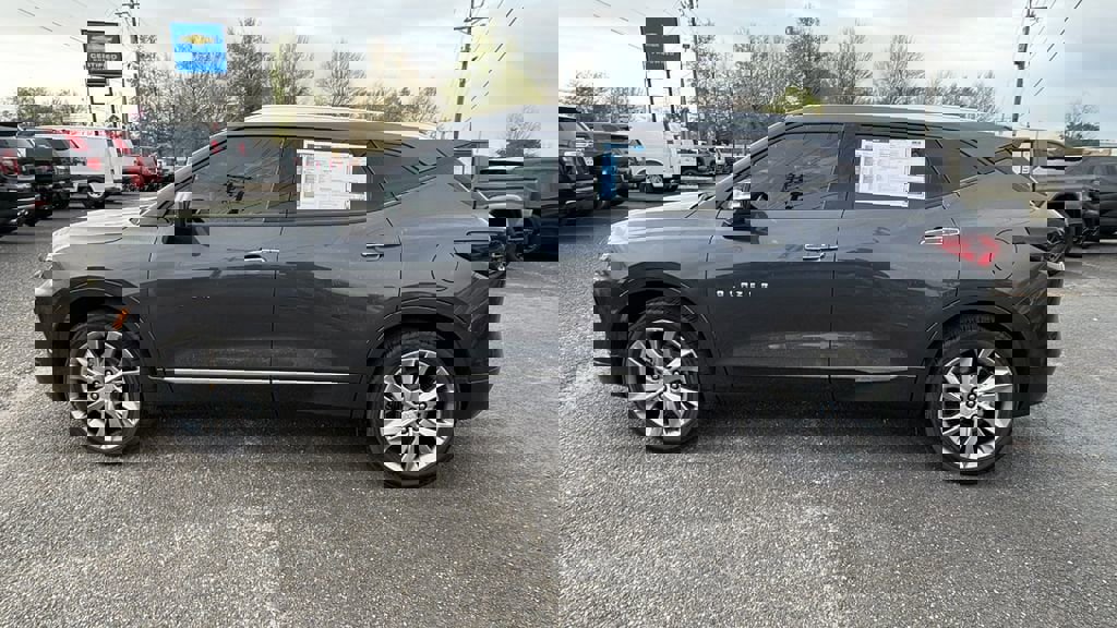 Certified 2022 Chevrolet Blazer Premier w/ Enhanced Convenience Package image 8