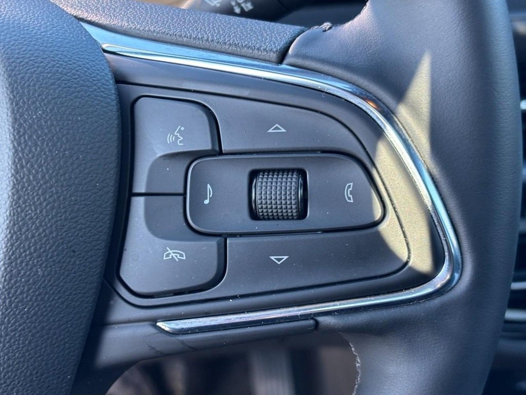 Used 2025 Buick Envista Avenir image 28