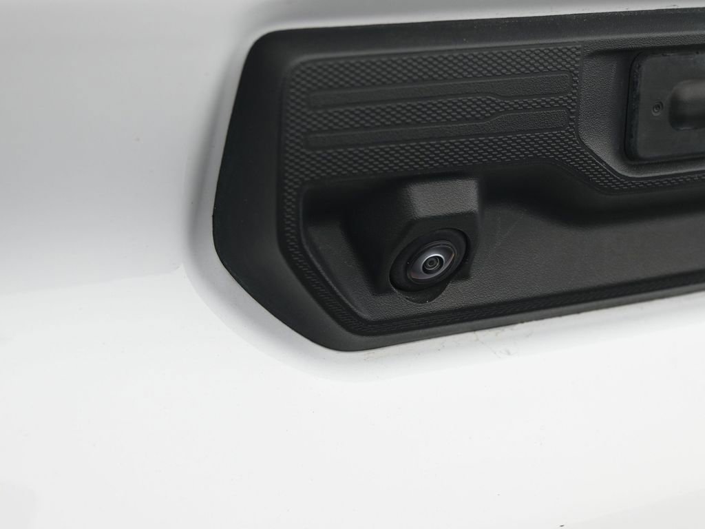 Used 2025 Chevrolet Silverado 2500 LT w/ Convenience Package image 33