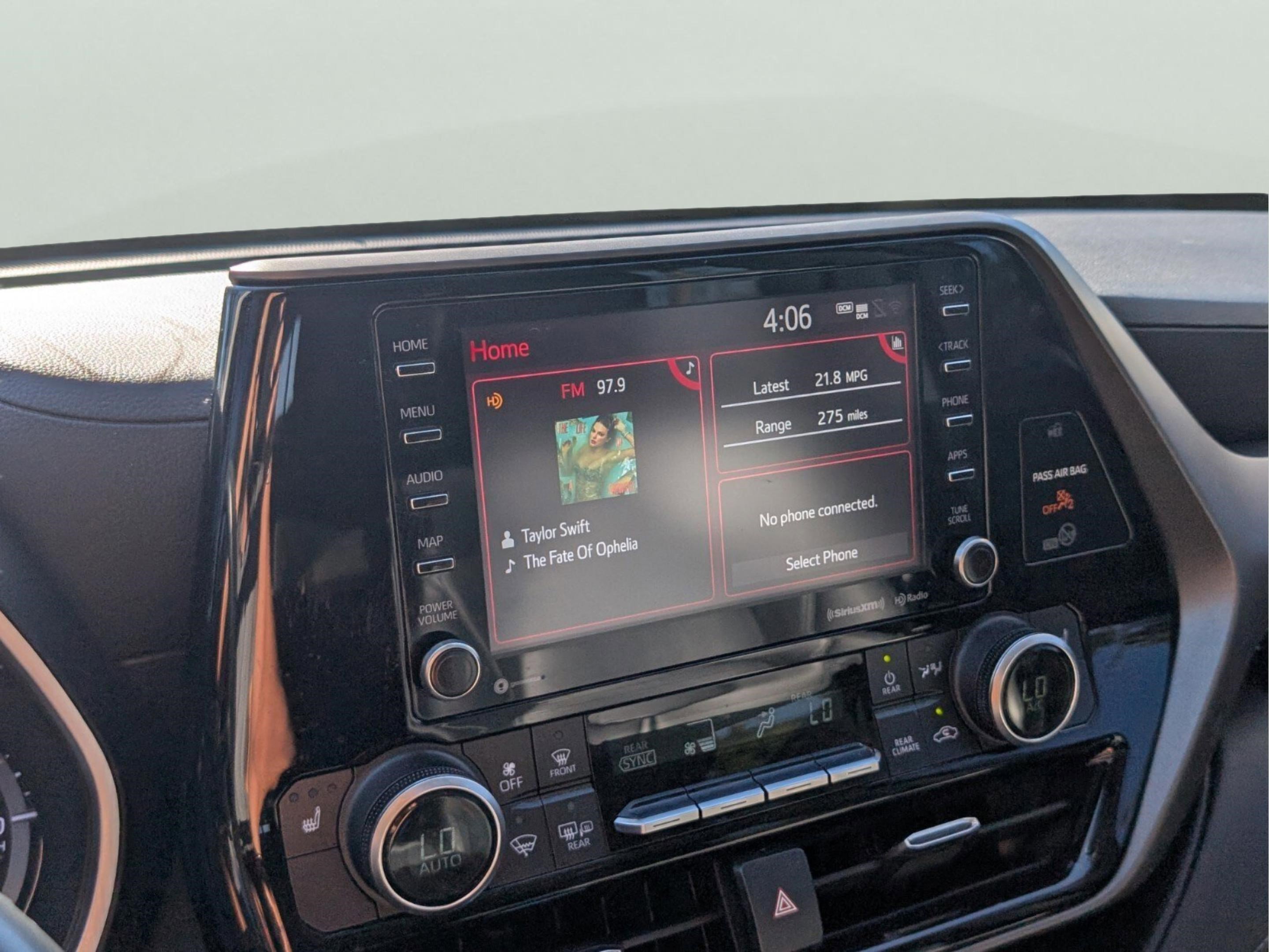 Used 2021 Toyota Highlander XLE FWD image 38