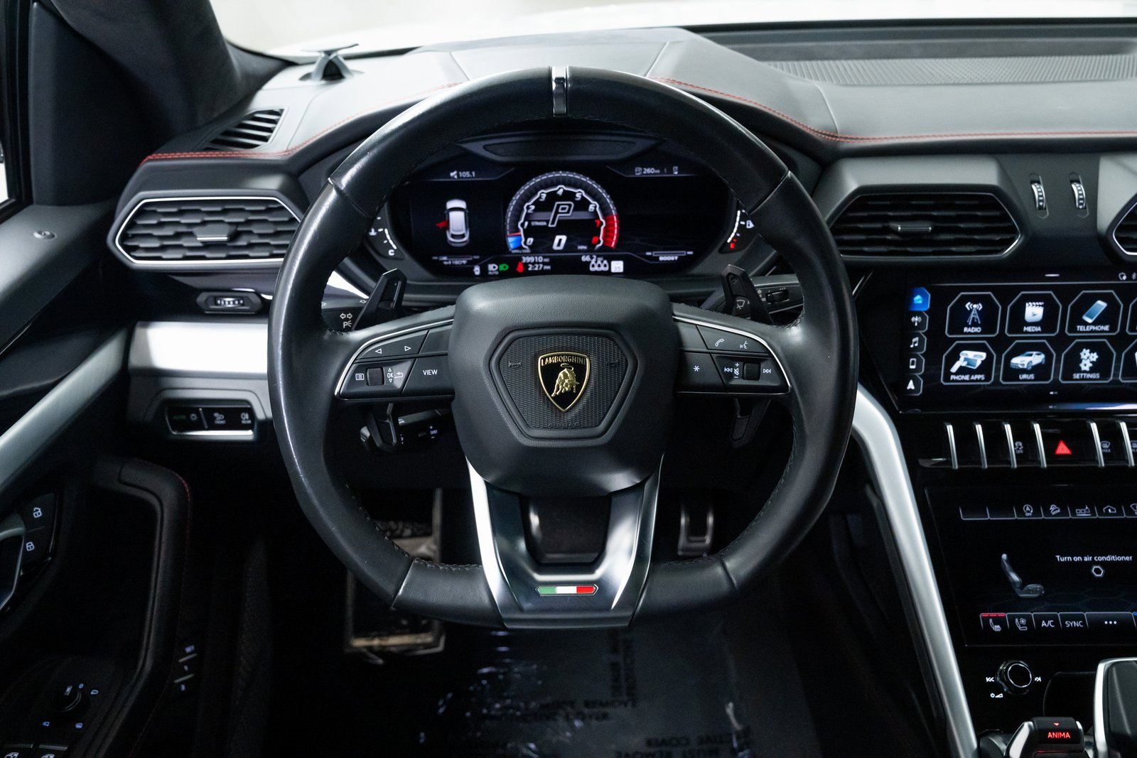 Used 2020 Lamborghini Urus image 12