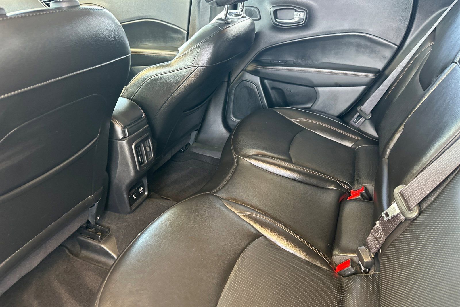 Used 2019 Jeep Compass Limited w/ Advanced Safety Group AWD/4WD image 12