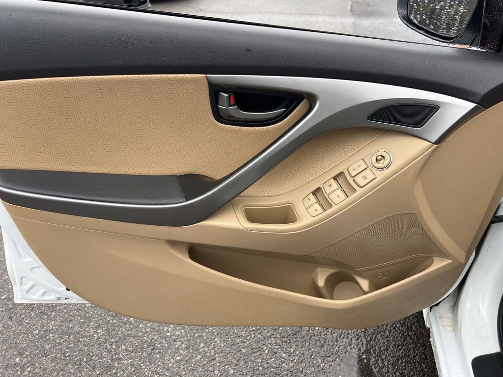 Used 2013 Hyundai Elantra Limited FWD image 18