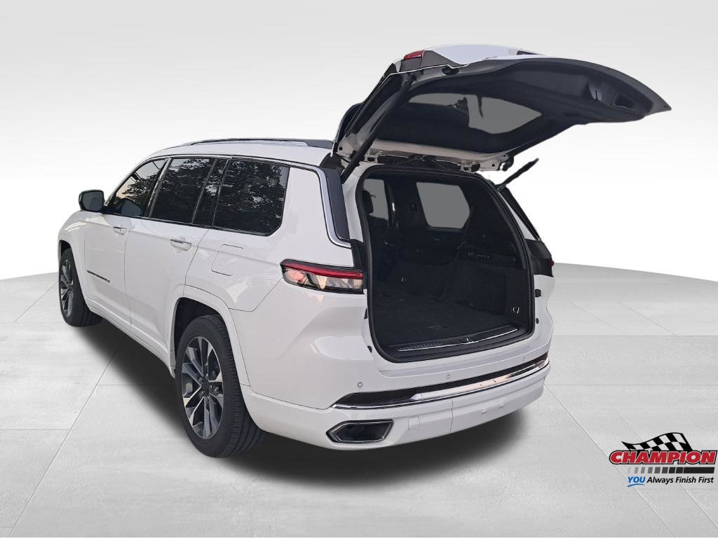 Used 2023 Jeep Grand Cherokee L Overland AWD/4WD image 18