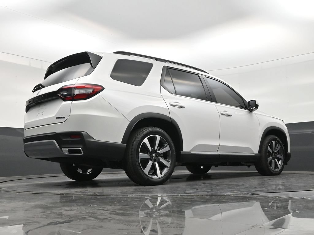 Used 2024 Honda Pilot Touring image 24