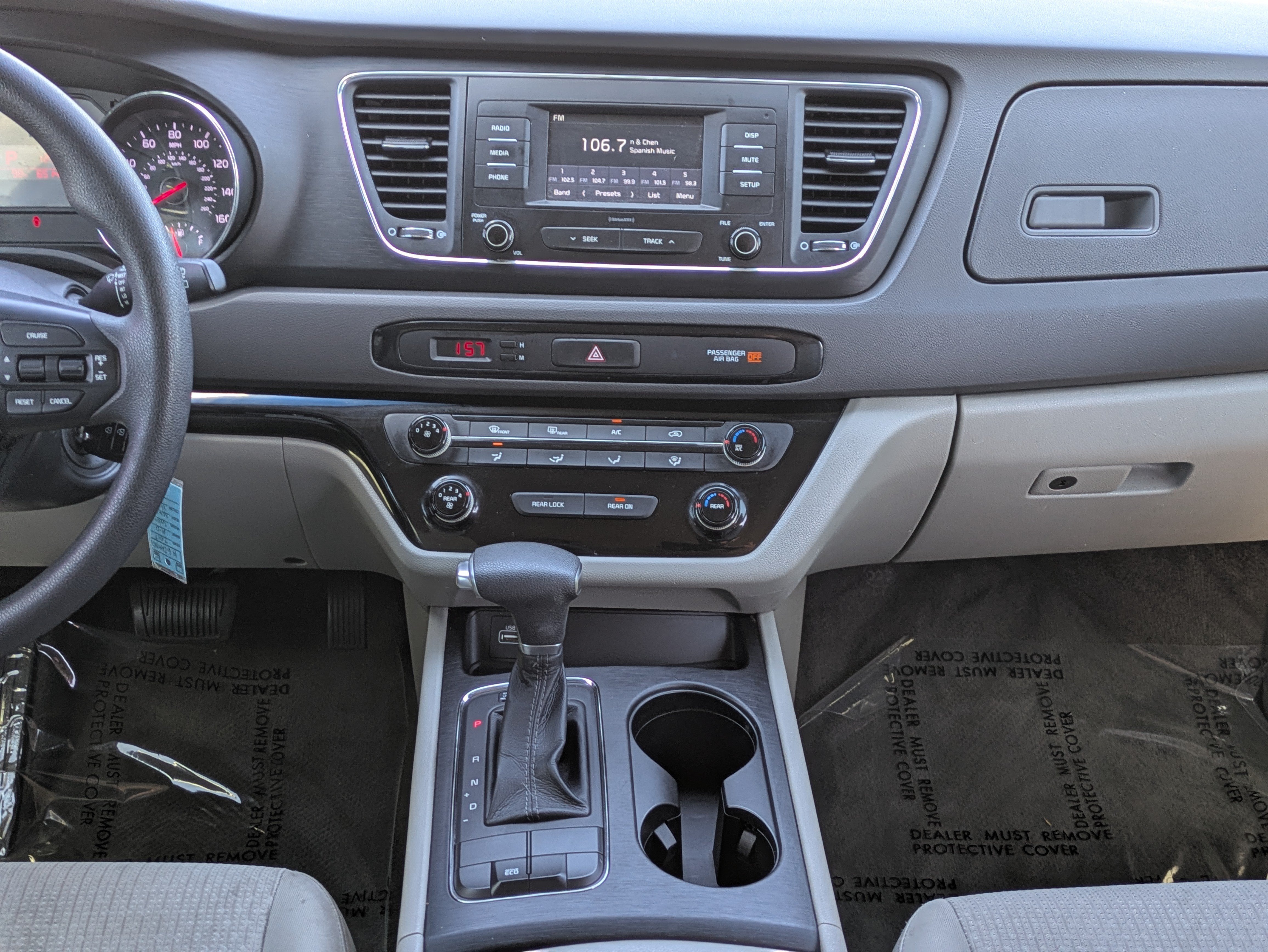 Used 2017 Kia Sedona L FWD image 18