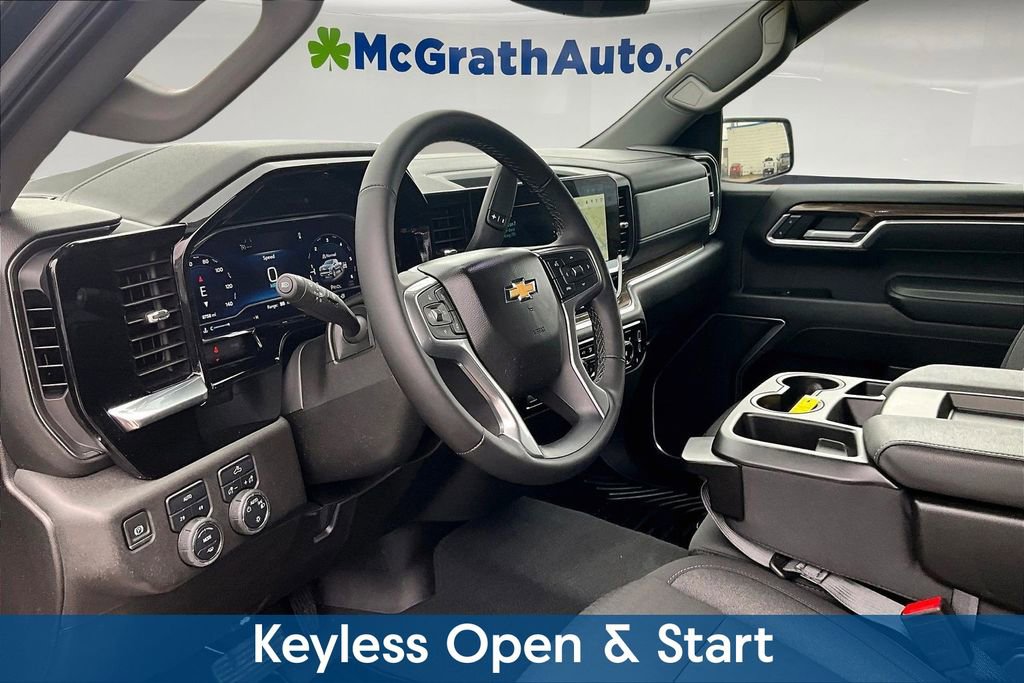 Used 2025 Chevrolet Silverado 1500 LT AWD/4WD image 17