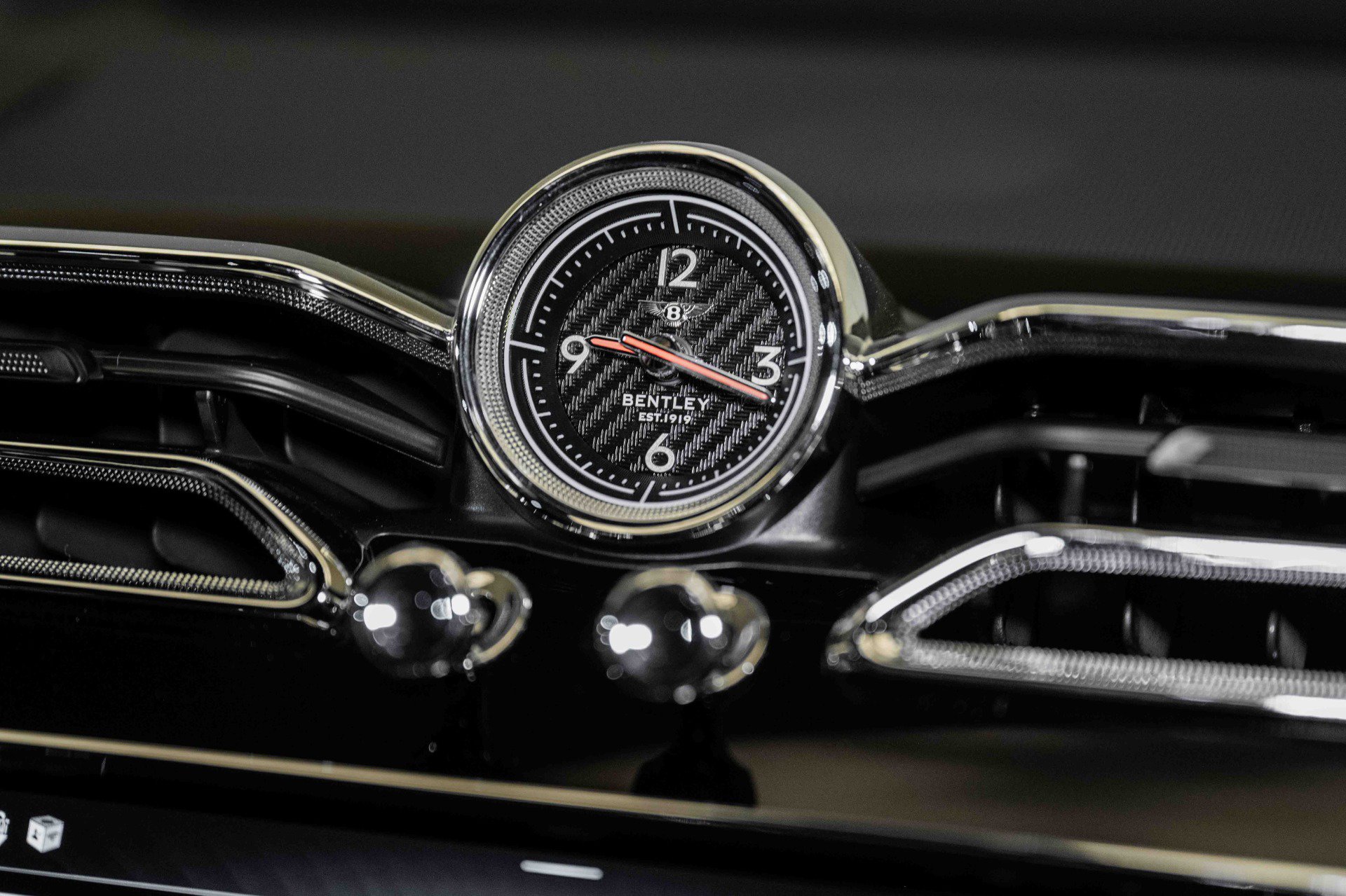 Certified 2024 Bentley Bentayga image 34