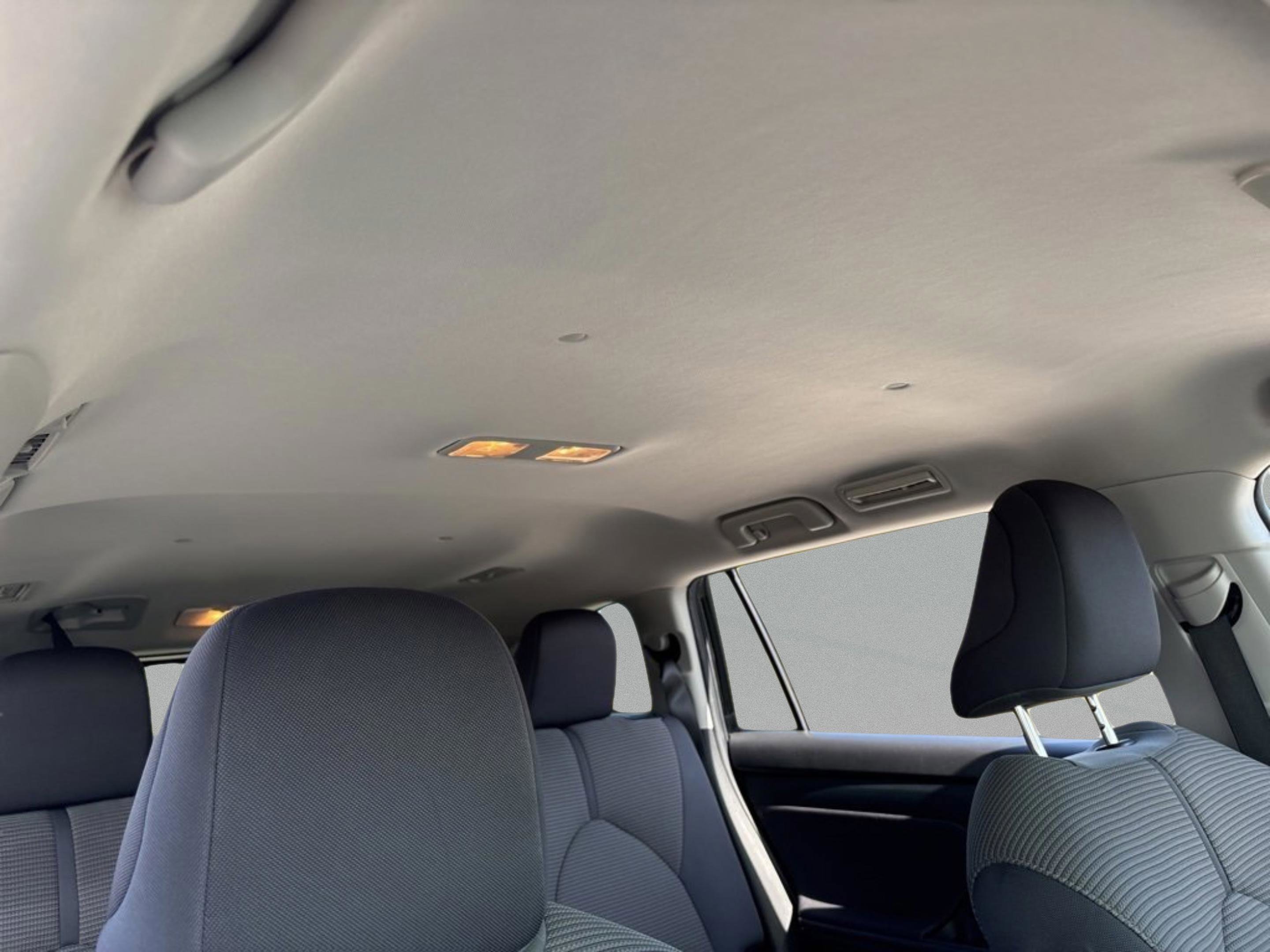 Used 2024 Toyota Highlander LE image 39