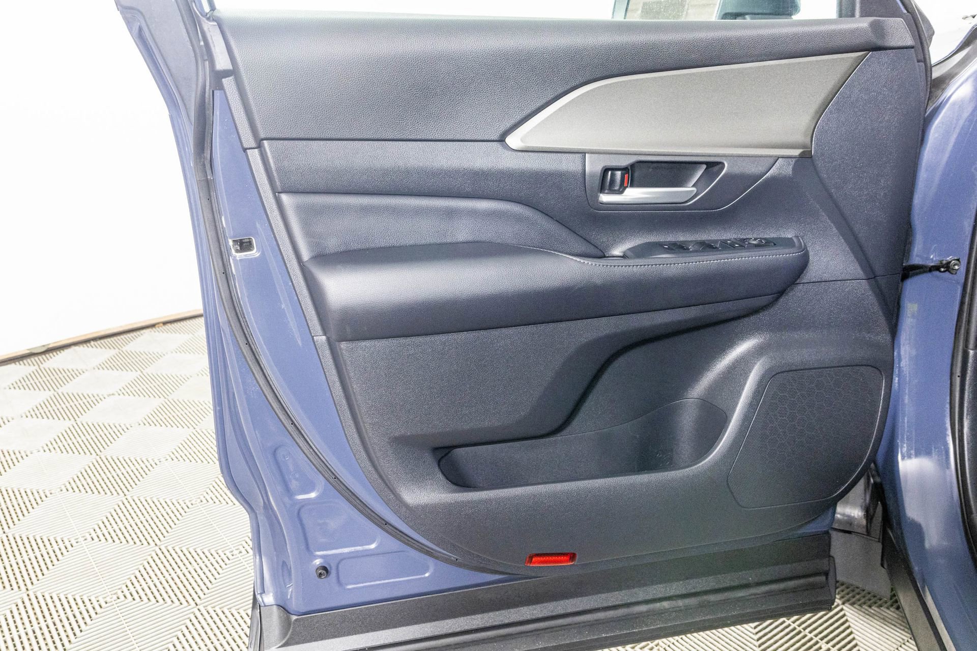 Used 2024 Toyota Grand Highlander XLE image 35