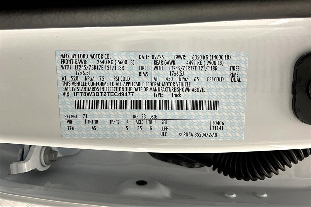 New 2026 Ford F350 4x4 Crew Cab DRW Super Duty image 8