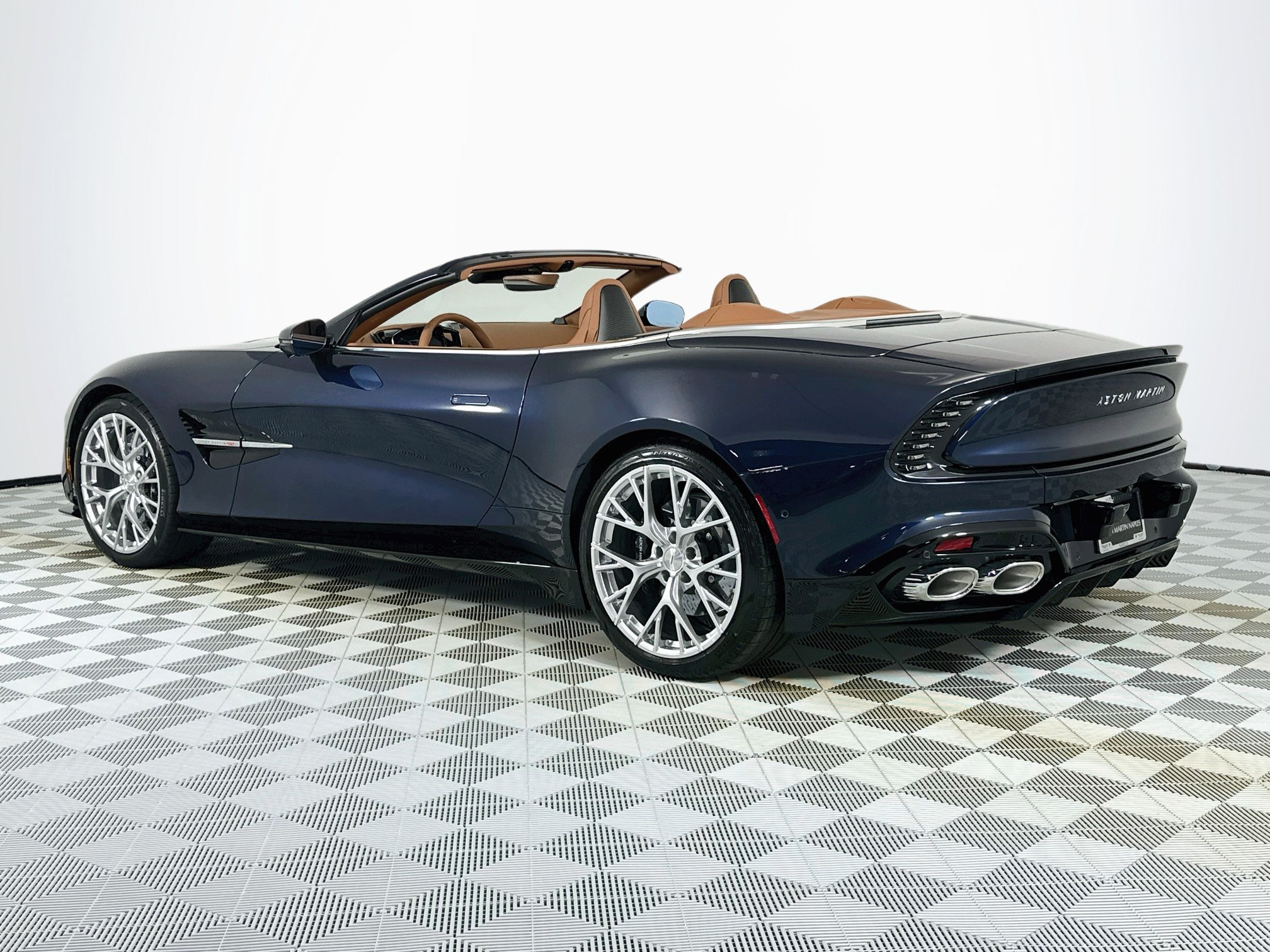 New 2026 Aston Martin Vanquish Convertible RWD image 7