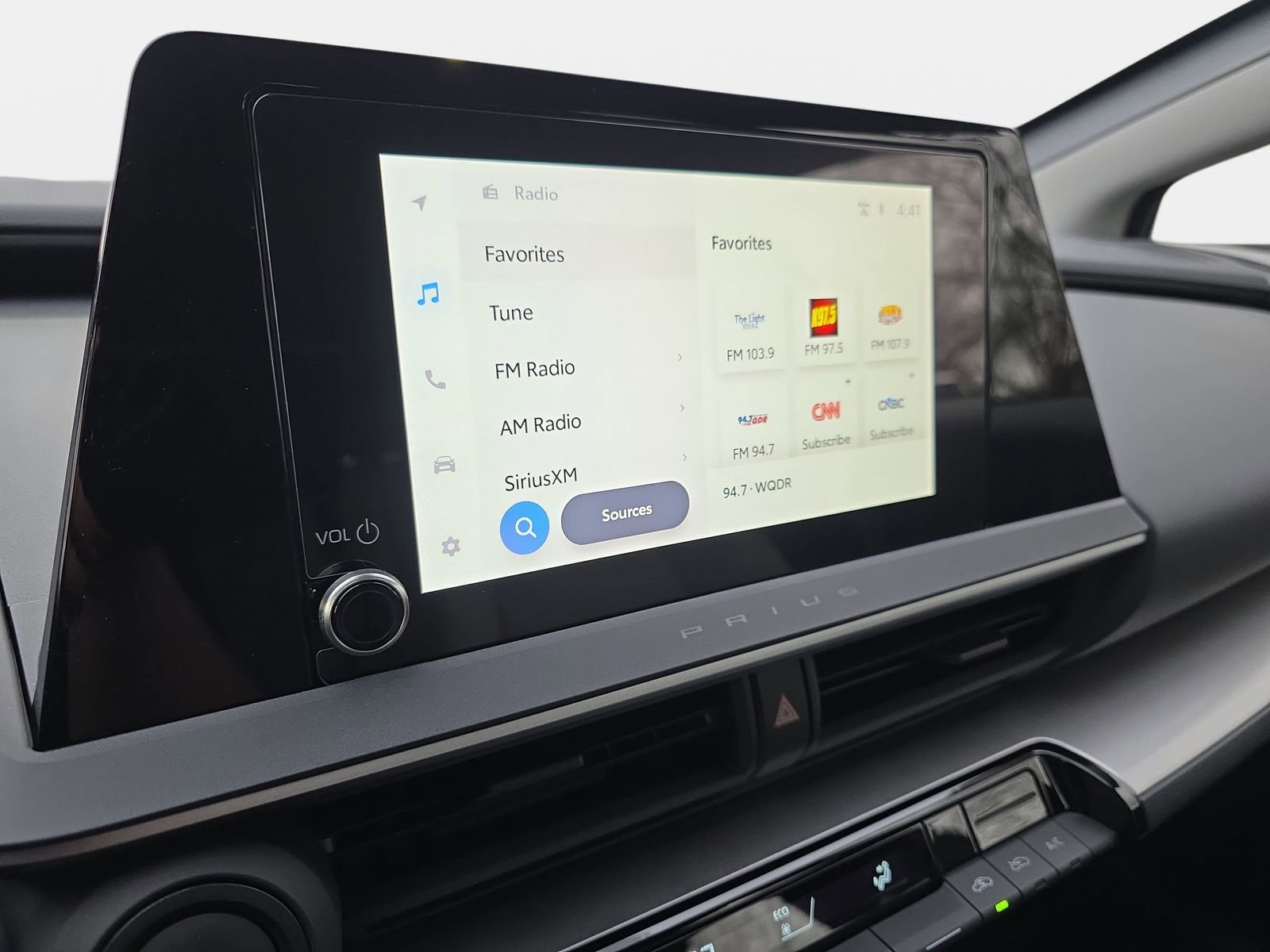 Used 2025 Toyota Prius LE image 20