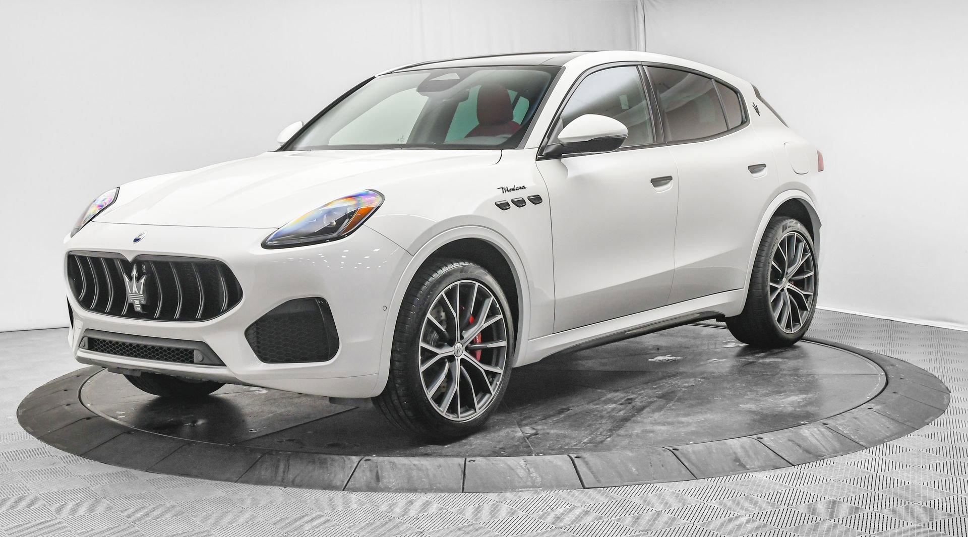 New 2026 Maserati Grecale Modena image 3