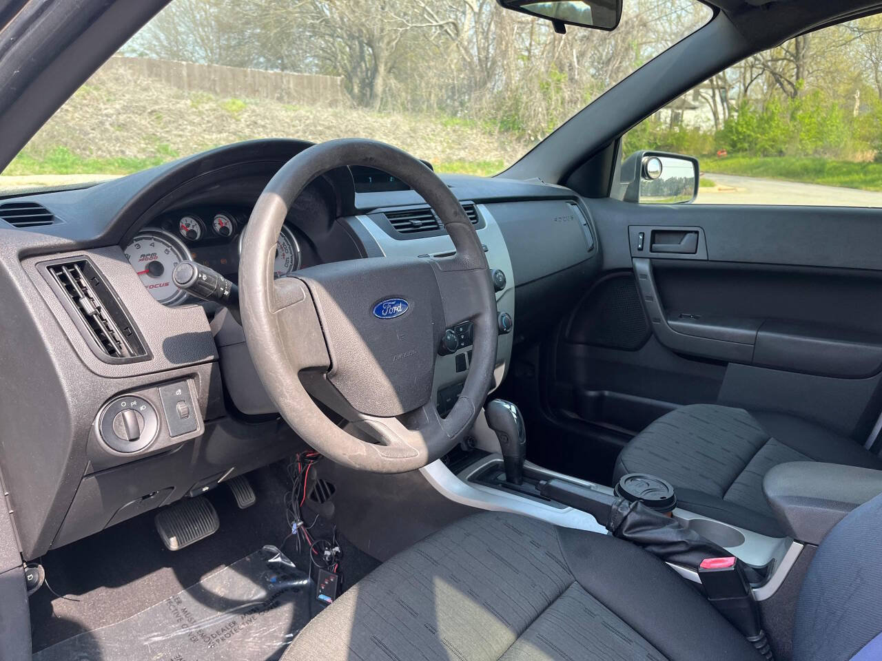 Used 2010 Ford Focus SE FWD image 7