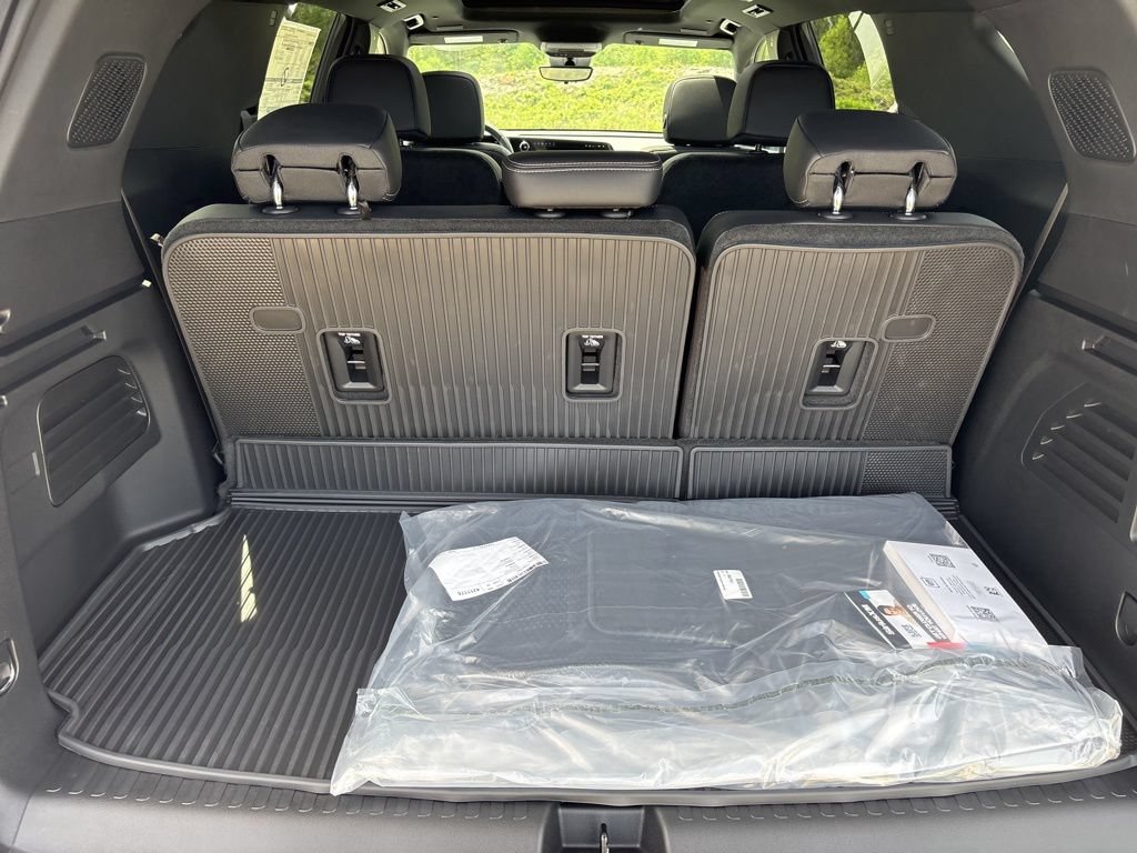 New 2026 Chevrolet Traverse LT w/ Sun and Wheel Package FWD image 56