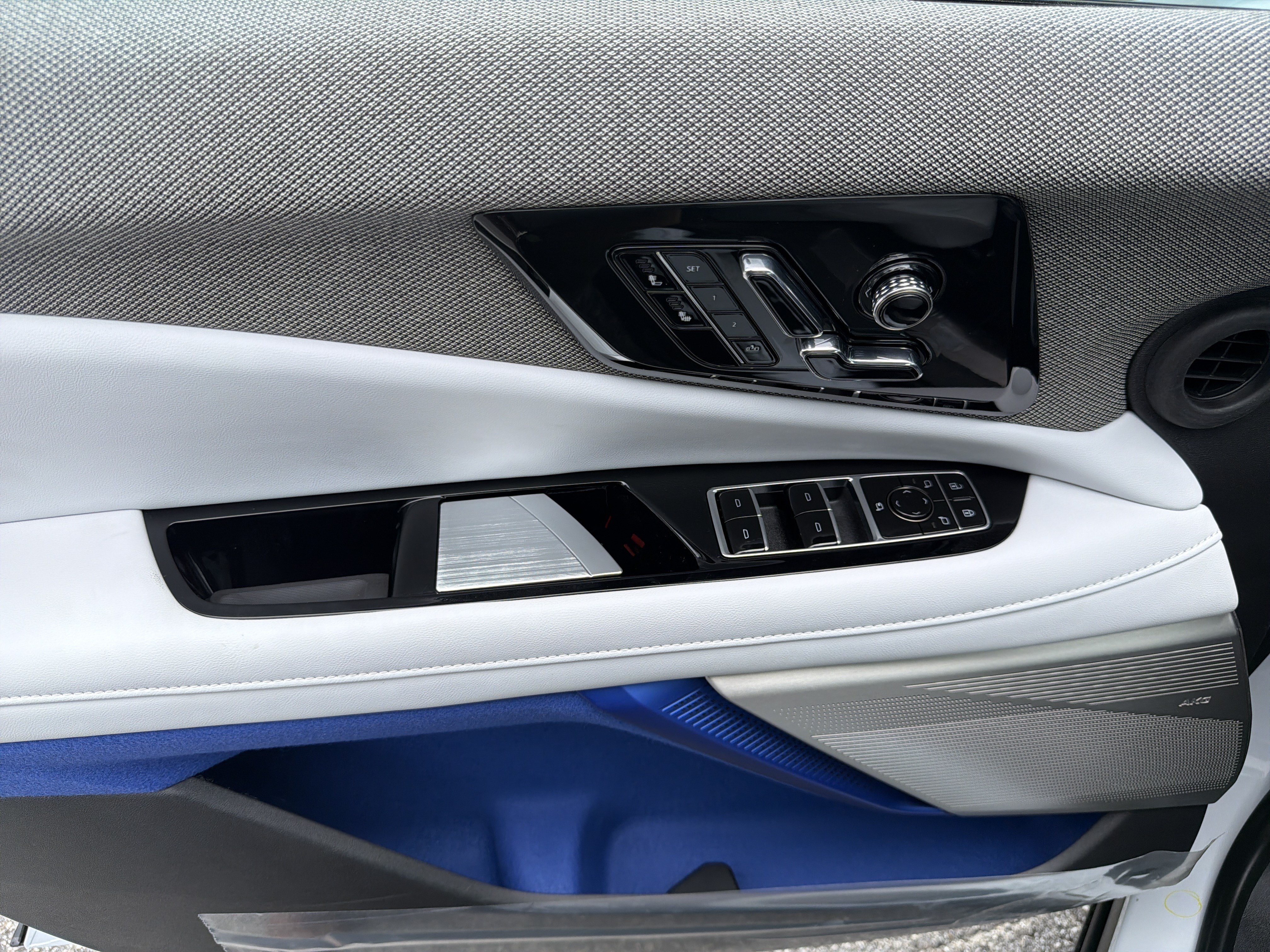 New 2026 Cadillac Optiq Luxury 1 RWD image 11