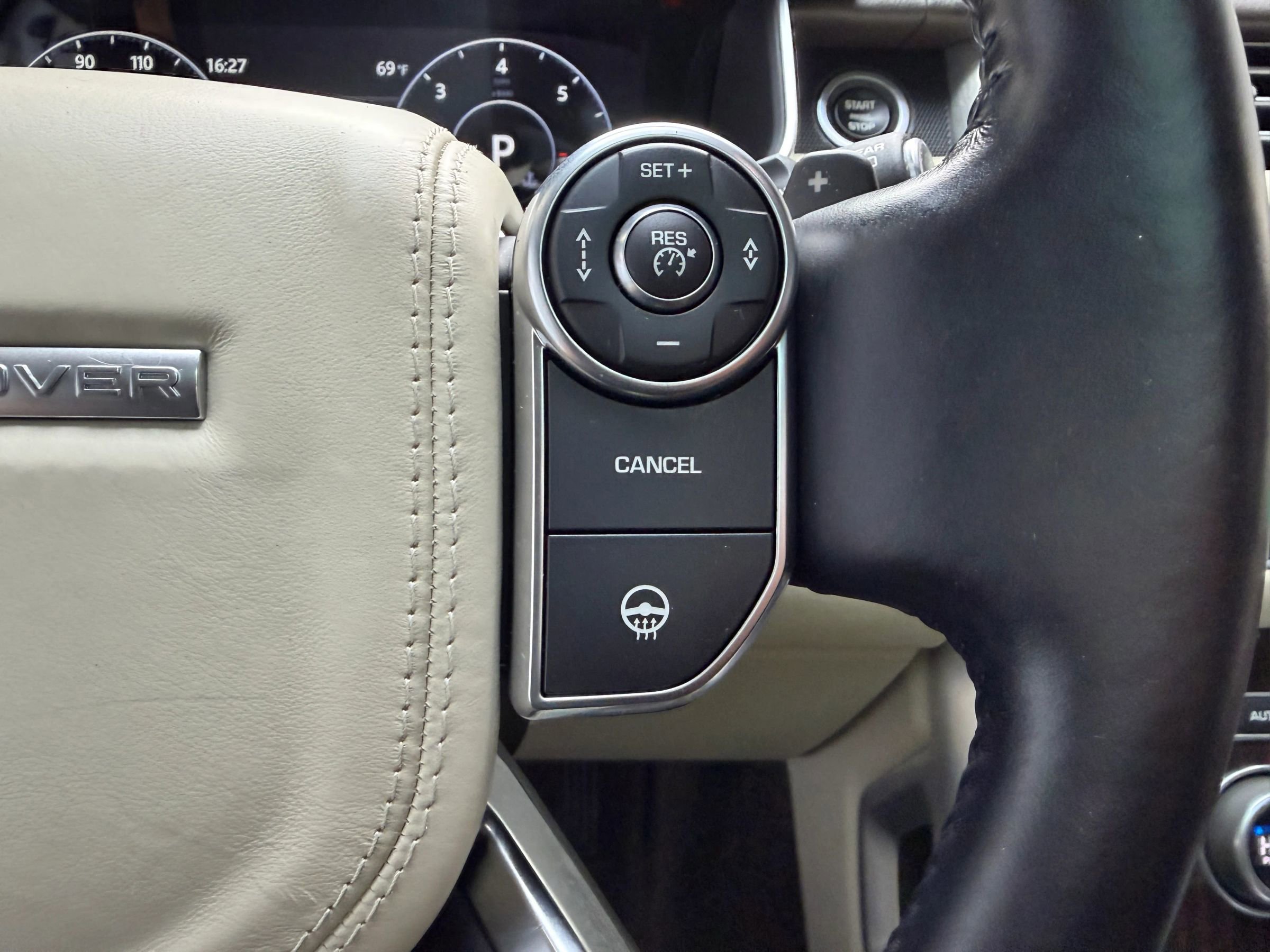 Used 2017 Land Rover Range Rover HSE image 34