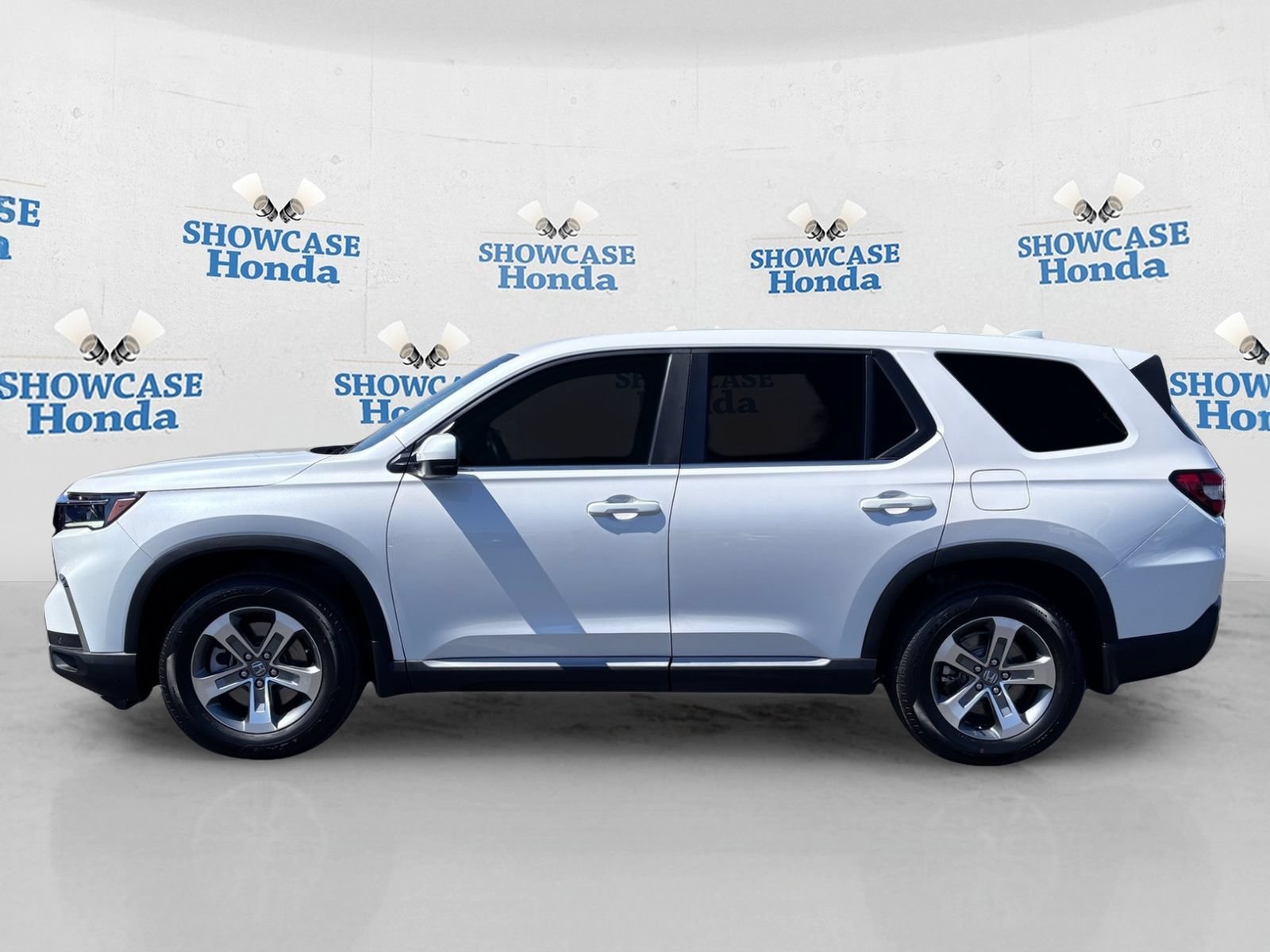 Certified 2024 Honda Pilot EX-L image 4