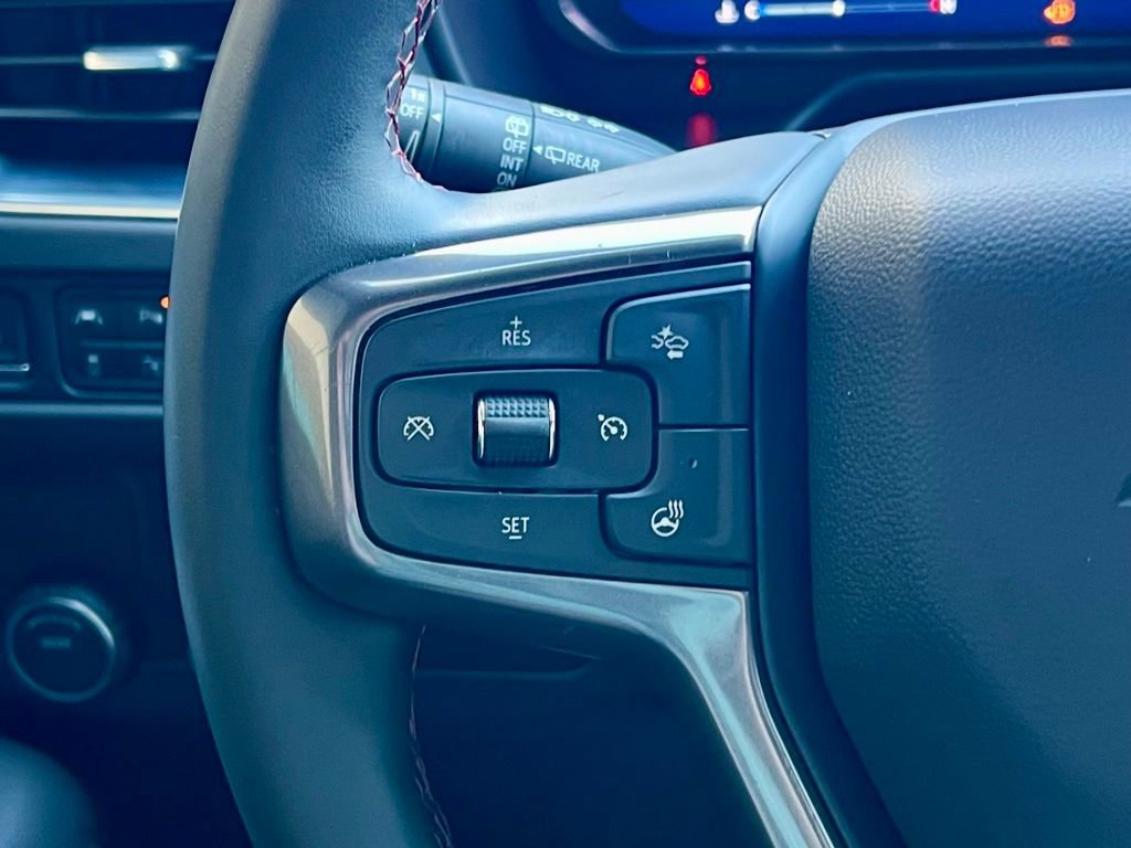 Used 2023 Chevrolet Suburban RST w/ Luxury Package image 25