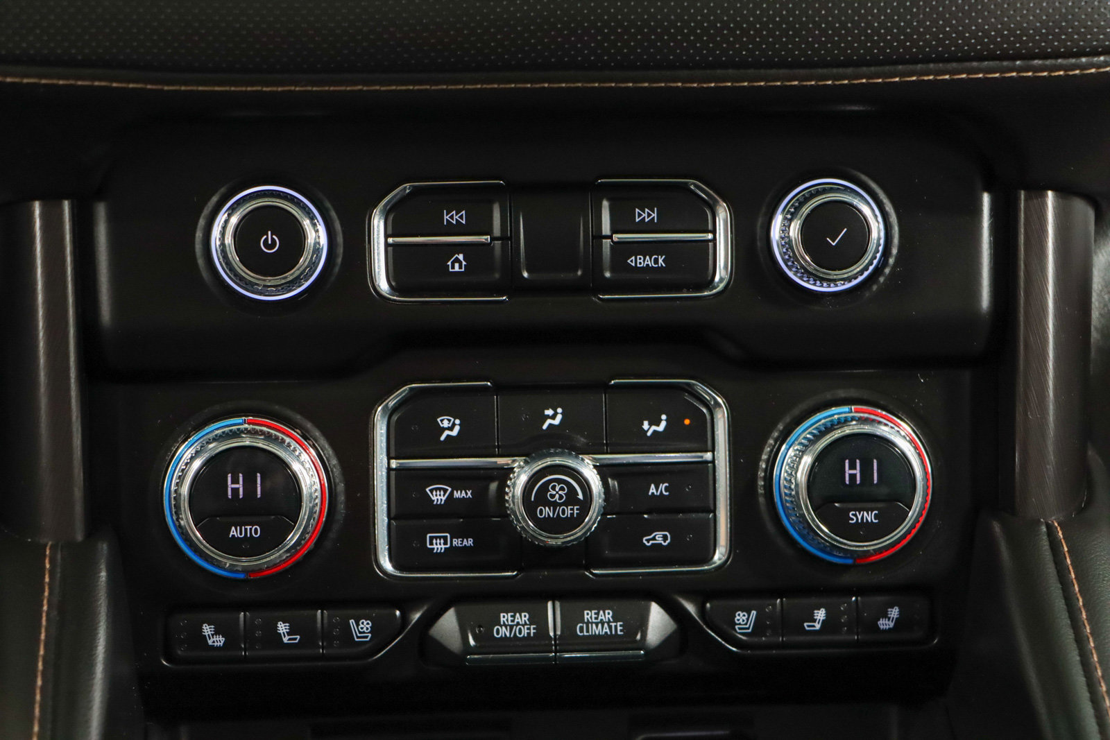 Used 2023 GMC Yukon XL AT4 image 21