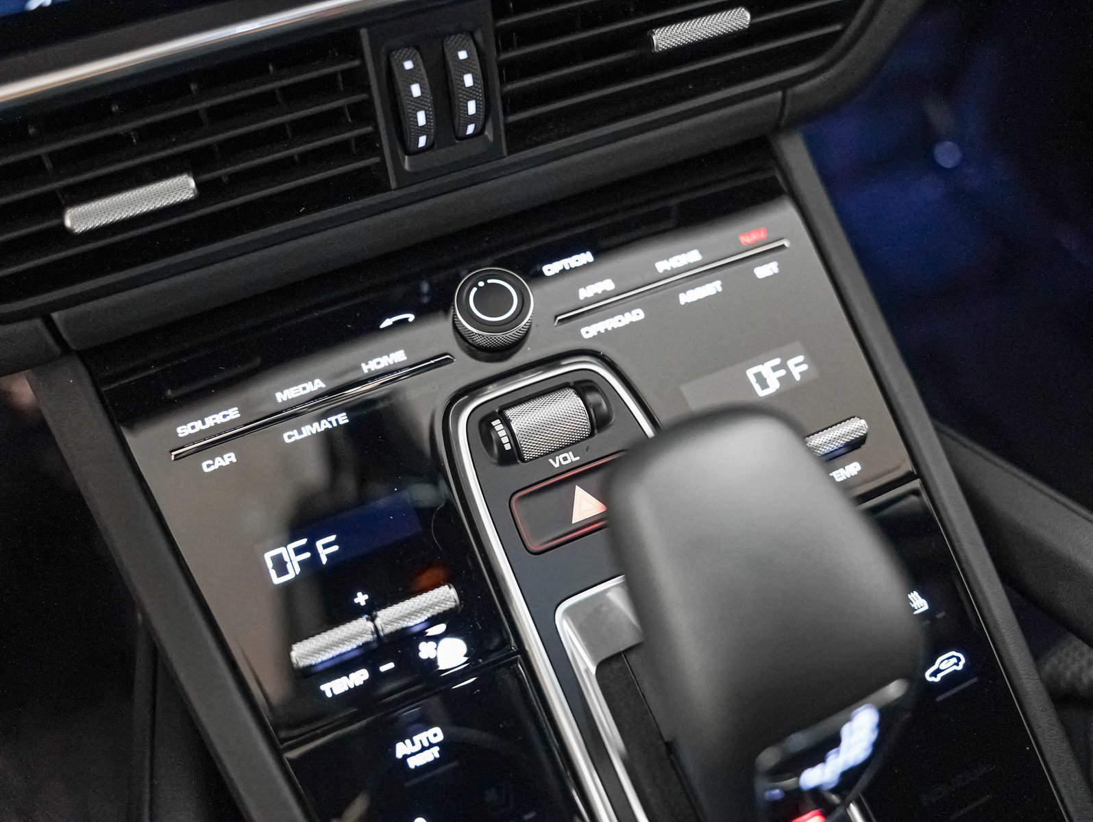 Certified 2023 Porsche Cayenne GTS image 21