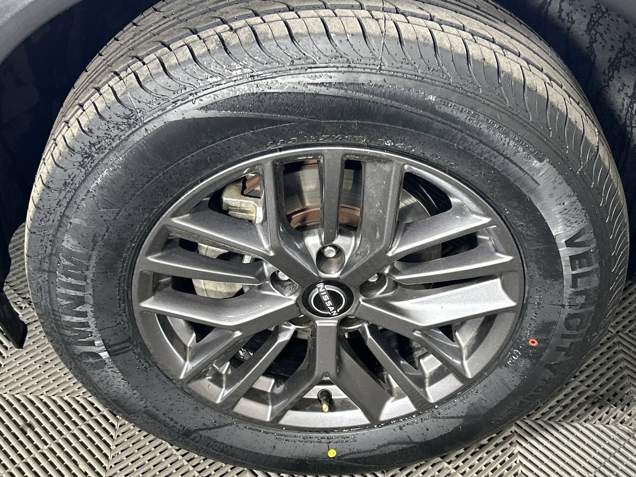 Used 2024 Nissan Rogue S AWD/4WD image 10