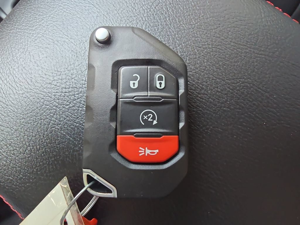 Used 2023 Jeep Gladiator Rubicon w/ LED Lighting Group AWD/4WD image 34