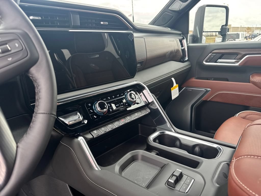 New 2026 GMC Sierra 3500 Denali Ultimate AWD/4WD image 11