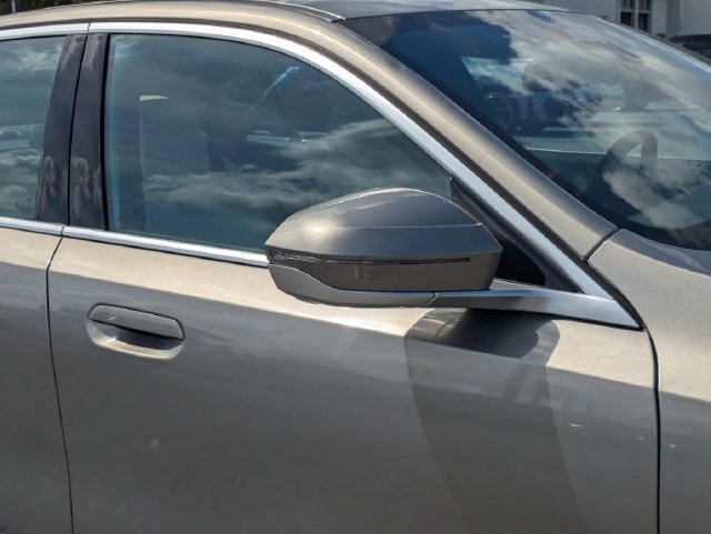 Used 2024 BMW 530i w/ Convenience Package RWD image 13