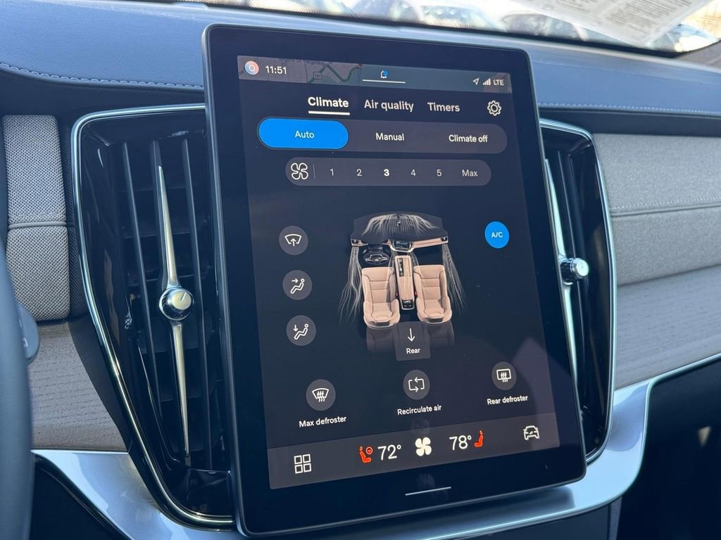 Certified 2025 Volvo XC90 T8 Plus image 18