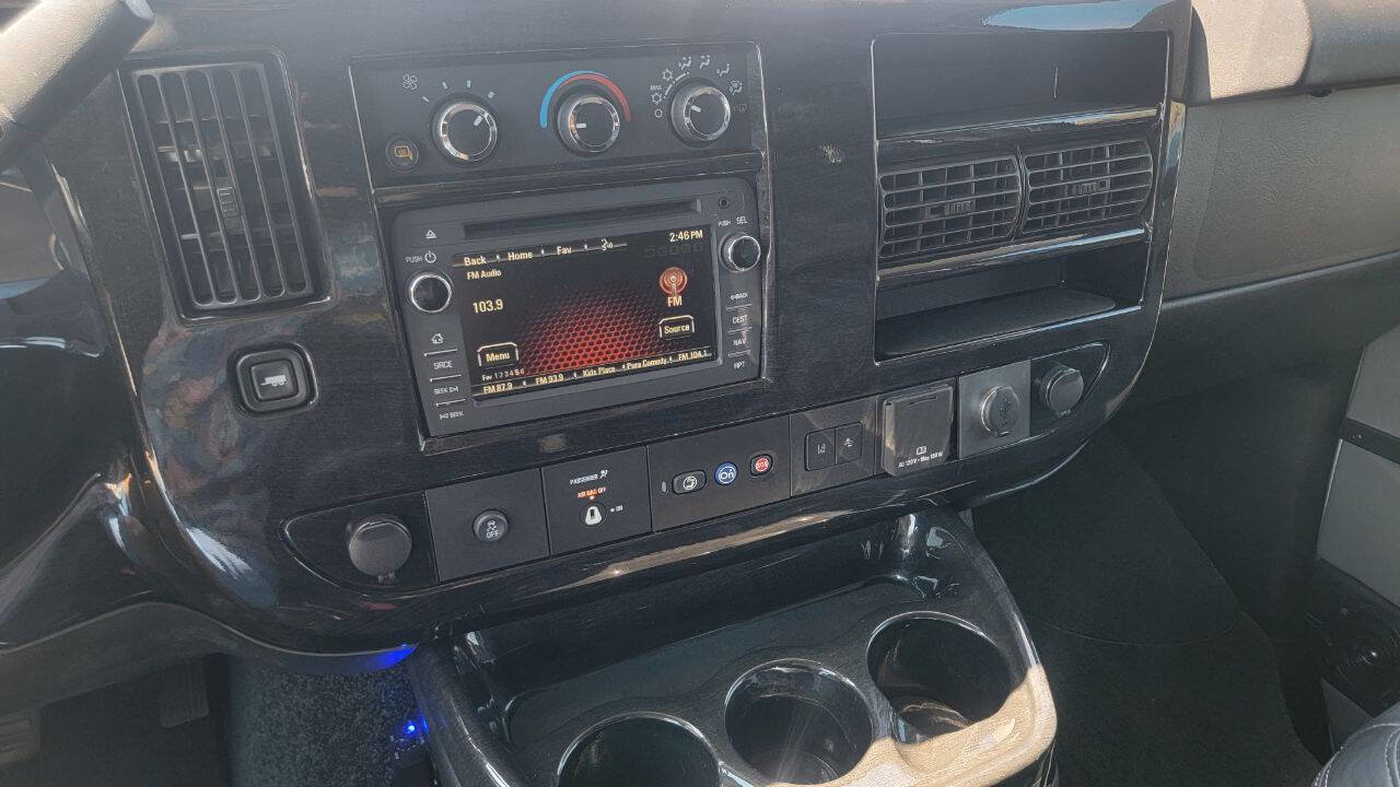 Used 2021 GMC Savana 2500 2500 3dr Cargo Van w/ Enhanced Convenience Package image 9