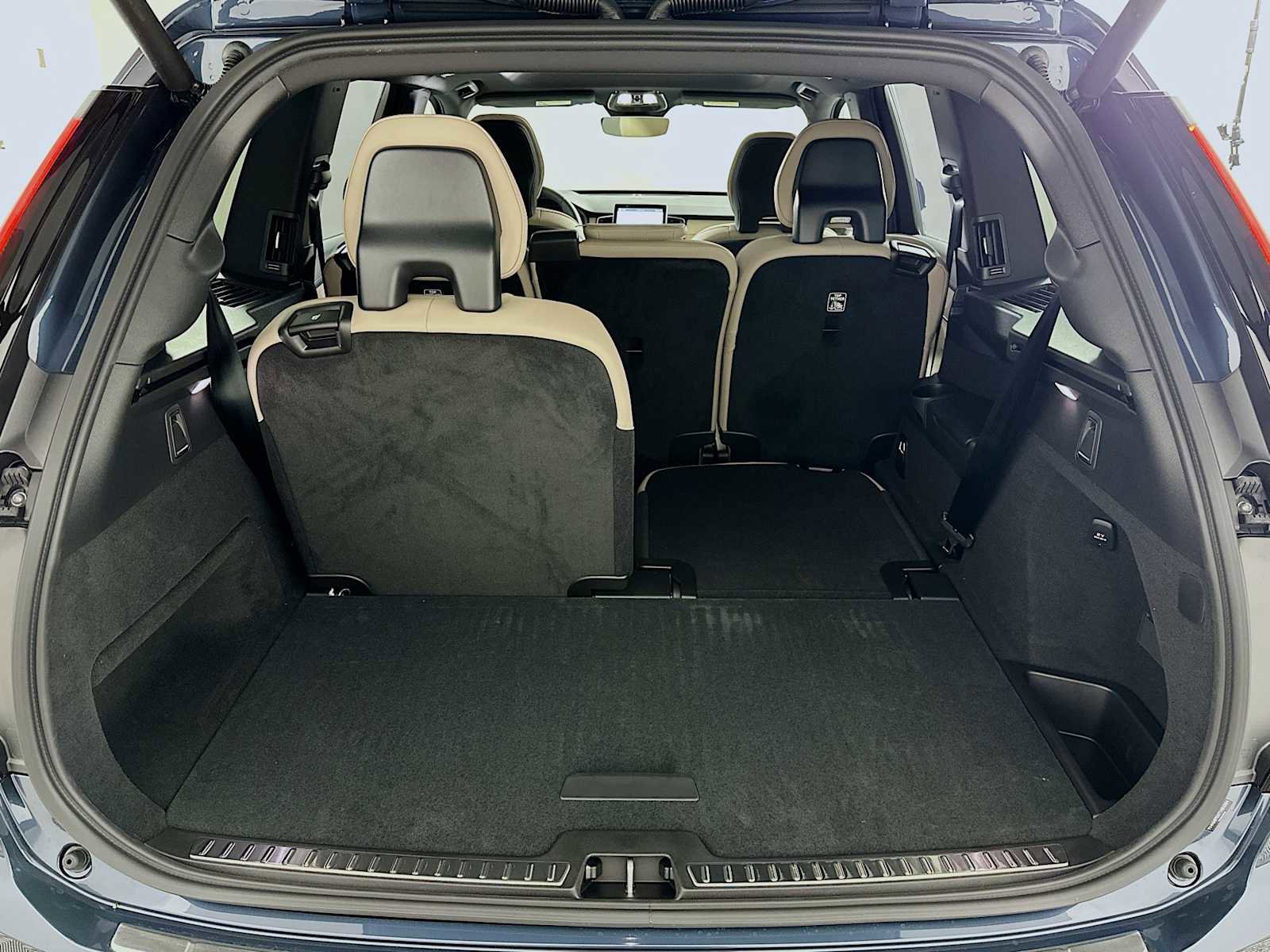 New 2026 Volvo XC90 T8 Plus image 25