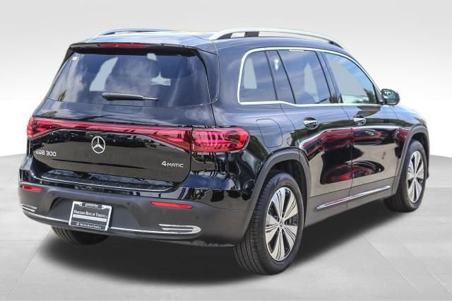 Used 2024 Mercedes-Benz EQB 300 4MATIC image 7