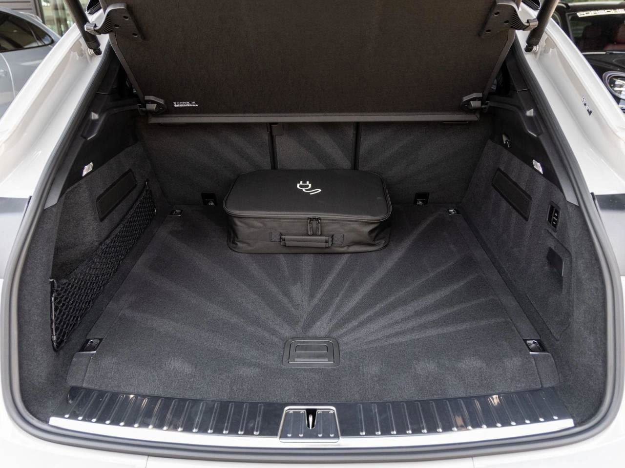 New 2026 Porsche Cayenne Turbo image 95