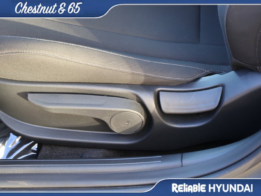 Certified 2025 Hyundai Elantra Sport FWD image 23