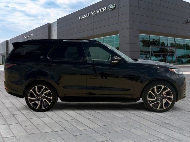 Certified 2024 Land Rover Discovery Metropolitan Edition AWD/4WD image 6