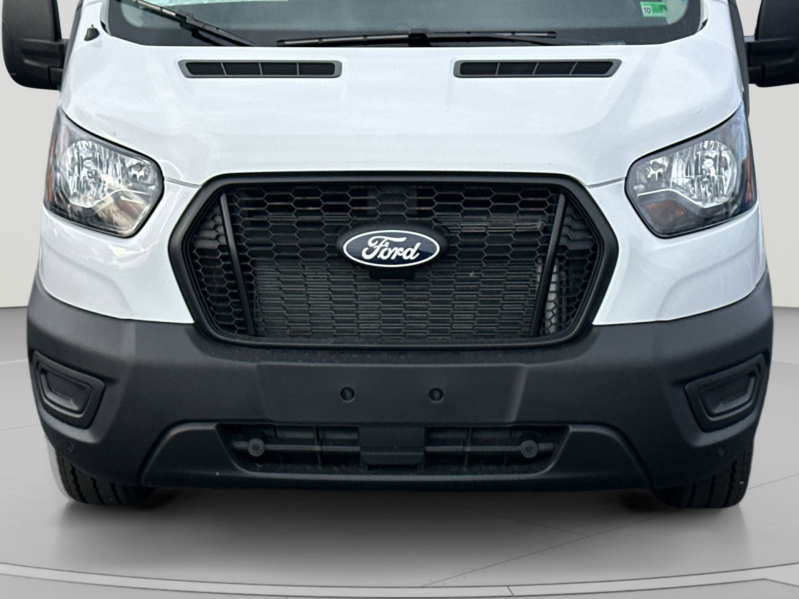 New 2026 Ford Transit 250 148 Medium Roof w/ Load Area Protection Package RWD image 40