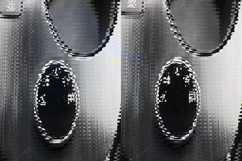 Used 2023 Nissan Rogue SL w/ SL Premium Package image 26