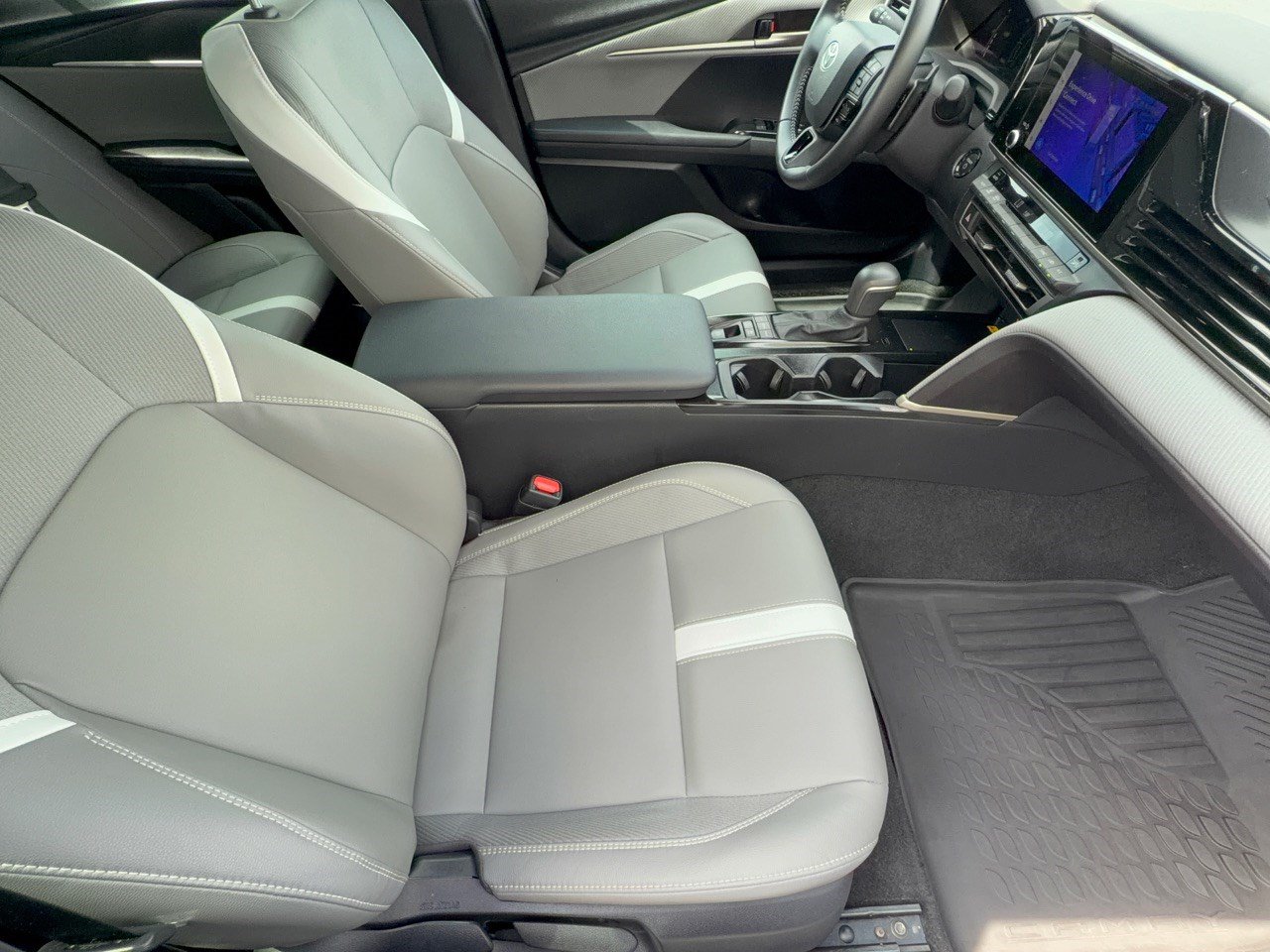 Certified 2025 Toyota Camry SE FWD image 30