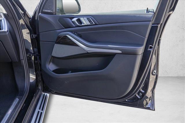 Used 2025 BMW X5 xDrive50e image 30