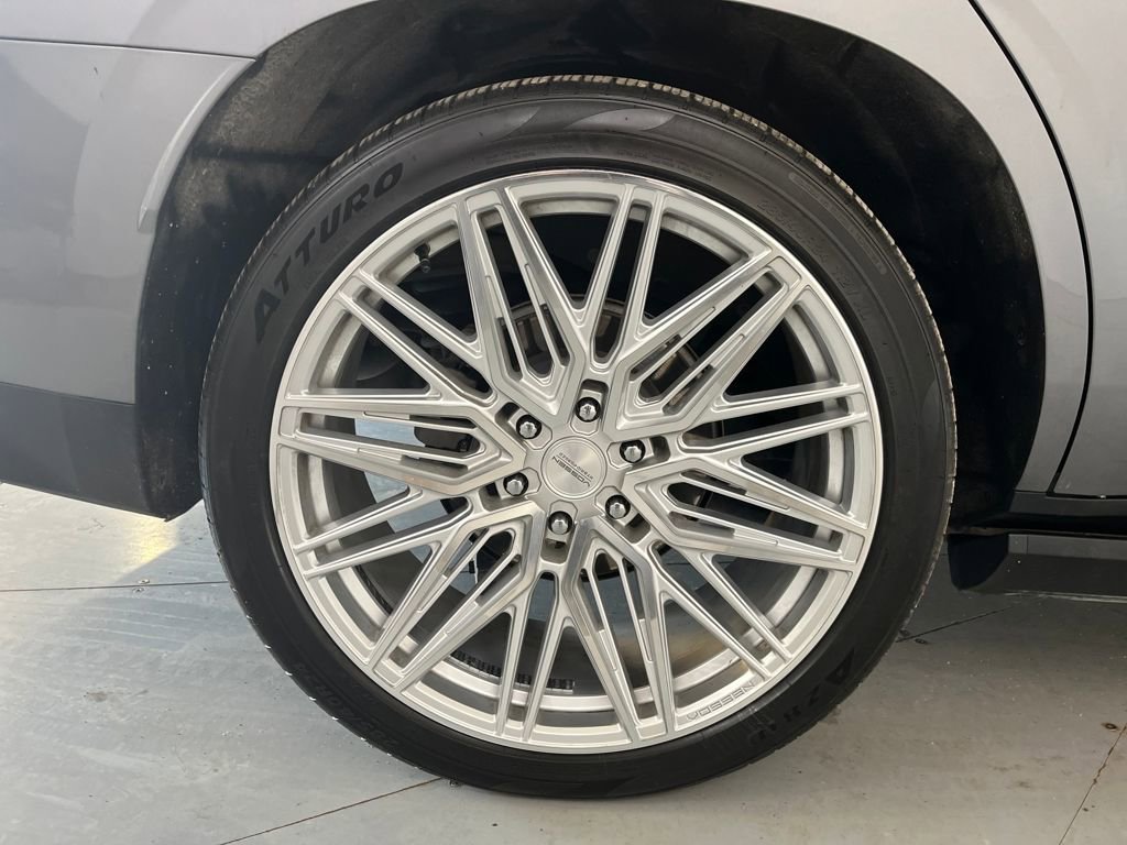 Used 2021 GMC Yukon Denali w/ Denali Premium Package image 28