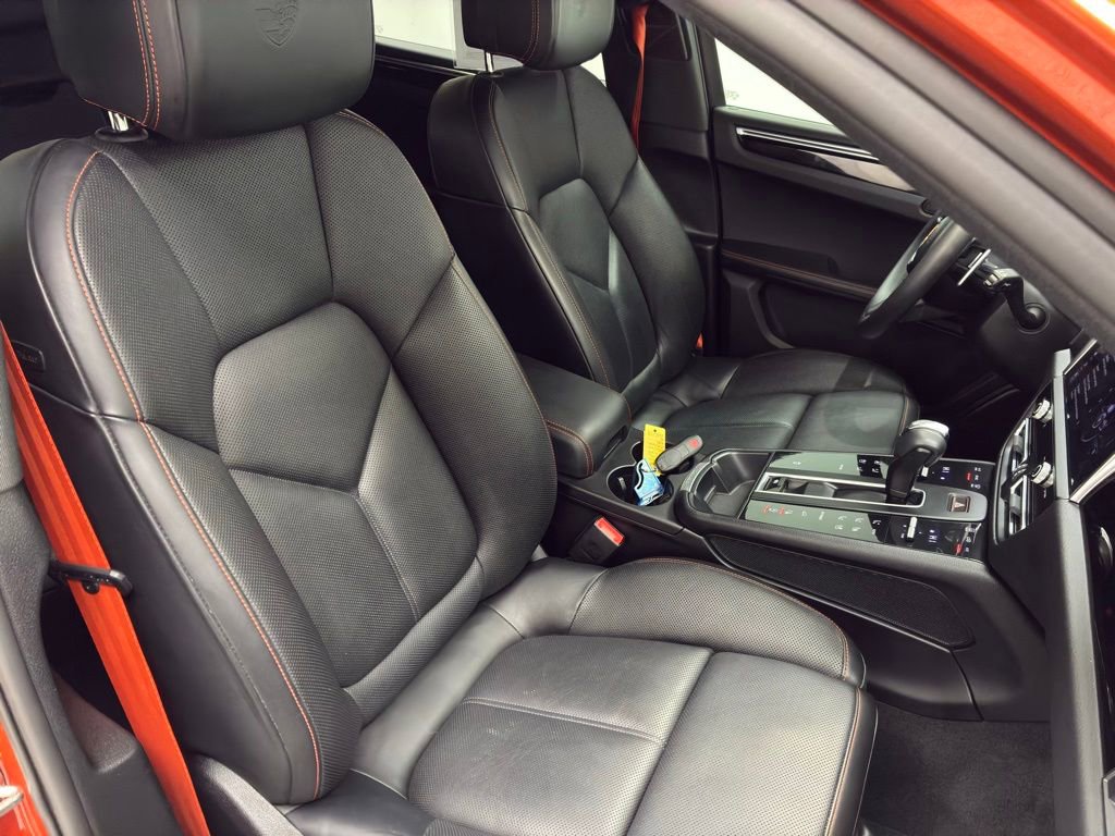 Used 2023 Porsche Macan w/ Premium Package Plus image 50