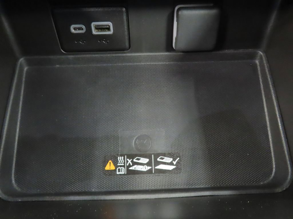 Used 2024 GMC Yukon SLT w/ SLT Luxury Package AWD/4WD image 66