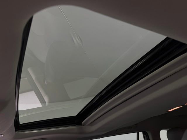 Used 2025 Toyota Highlander XLE image 28