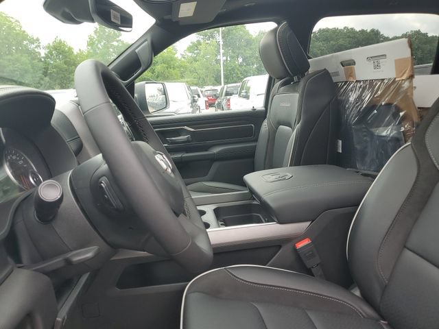 New 2026 RAM 1500 Laramie w/ Sport Appearance Package AWD/4WD image 17