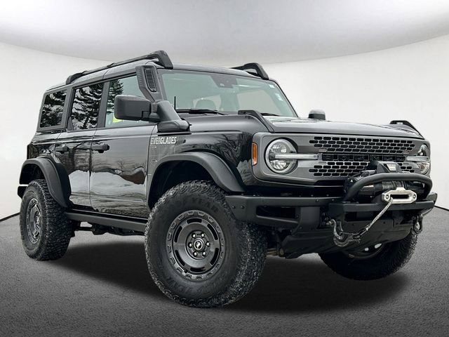 Used 2023 Ford Bronco Everglades image 2