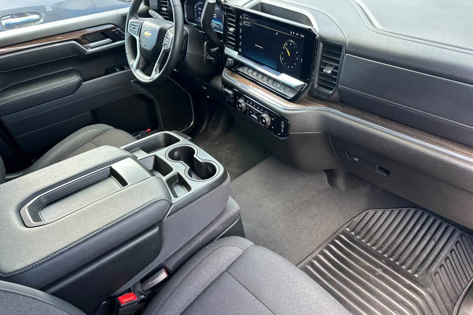 Used 2025 Chevrolet Silverado 1500 LT AWD/4WD image 17