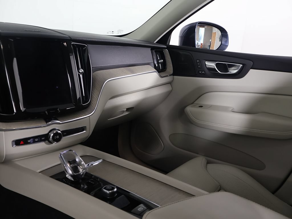 Used 2023 Volvo XC60 B6 Ultimate AWD/4WD image 30